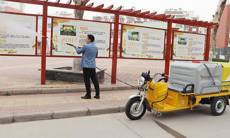 電動(dòng)小型高壓清洗車(chē)