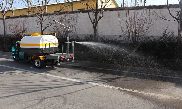 小型灑水車(chē)