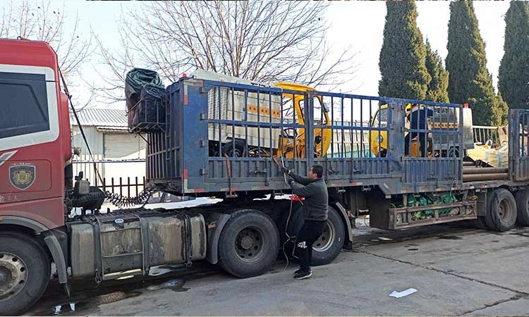 石門環(huán)衛(wèi)公司引進(jìn)多功能高壓沖洗車，用于環(huán)衛(wèi)快速保潔