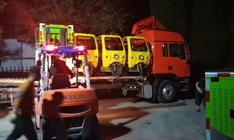 百易長青-多功能高壓沖洗車發(fā)貨現(xiàn)場 高壓沖洗車