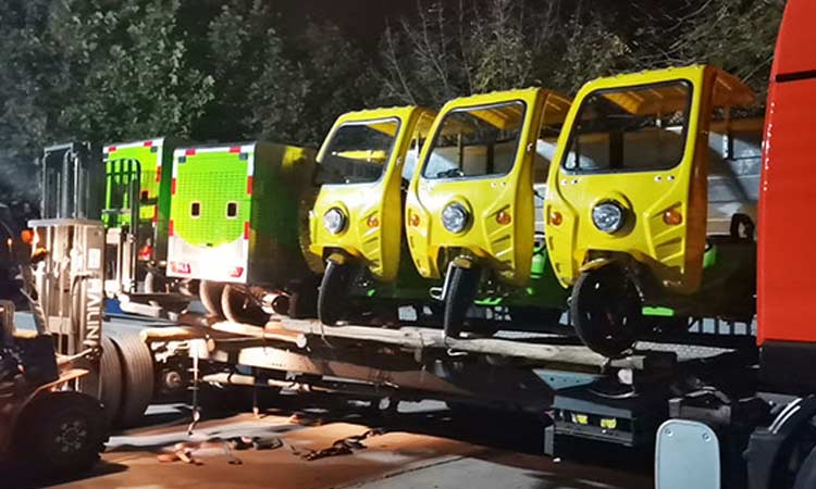 百易長青-多功能三輪高壓清洗車發(fā)貨現(xiàn)場 電動高壓沖洗車