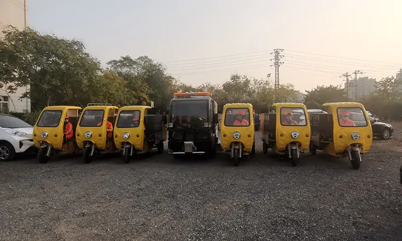 純電動洗掃車及多功能高壓清洗車發(fā)往河南某環(huán)衛(wèi)公司，交接完成！