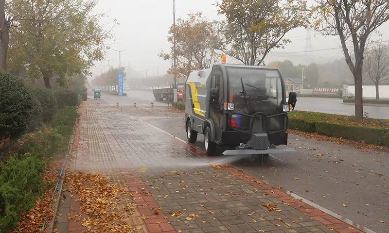 四輪多功能高壓沖洗車，秋季用處多！落葉還能這樣清理?。?/></div>
								<div   id=