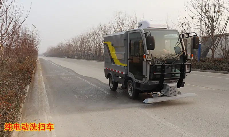 在全世界暢銷的電動小型高壓沖洗車，解決95%環(huán)衛(wèi)難題，你不想試一下效果嗎？