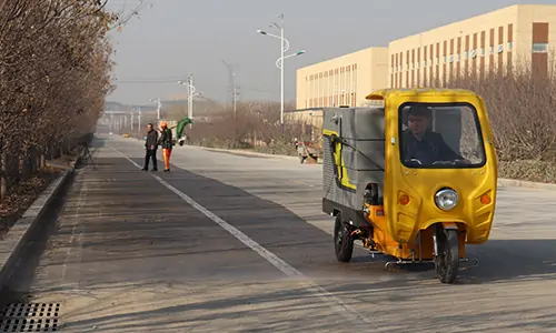 春季風沙揚塵大怎么辦呢？別擔心！這款純電動三輪高壓清洗車就可以解決！