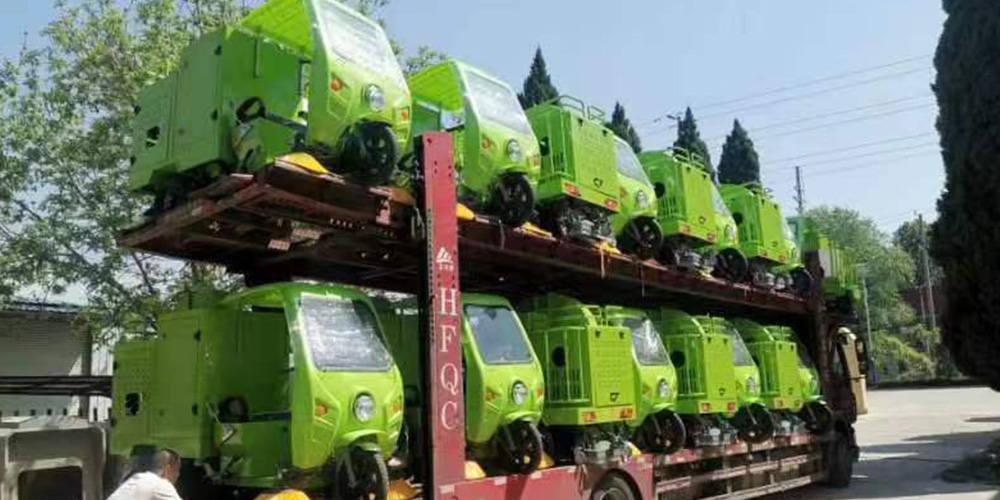 純電動(dòng)三輪樹(shù)葉收集車_多功能樹(shù)葉收集車_吸樹(shù)葉的機(jī)器_掃樹(shù)葉神器