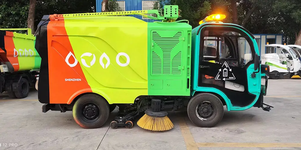 道路洗掃車(chē)_路面污漬清潔“專(zhuān)家”_電動(dòng)洗掃車(chē)_環(huán)衛(wèi)洗掃車(chē)_小型洗掃車(chē)