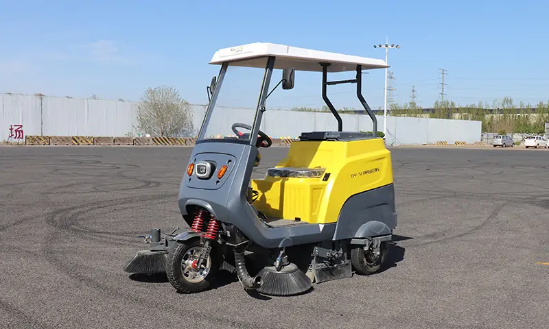 純電動清掃車！體積小巧，通過性強(qiáng)，單人駕駛操作無壓力，一起來看一下吧！