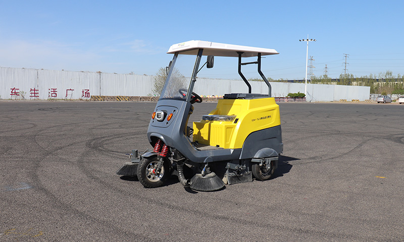 小型道路清掃車，純電動，操控簡單，應(yīng)用廣泛！