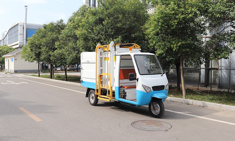 側(cè)裝式垃圾清運車BY-L25