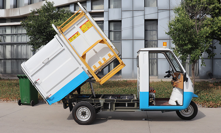 側(cè)裝式垃圾清運車BY-L25