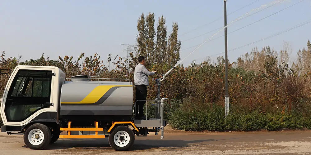 灑水車(chē)_園林灑水車(chē)_電動(dòng)三輪灑水車(chē)_微型灑水車(chē)_純電動(dòng)小型灑水車(chē)