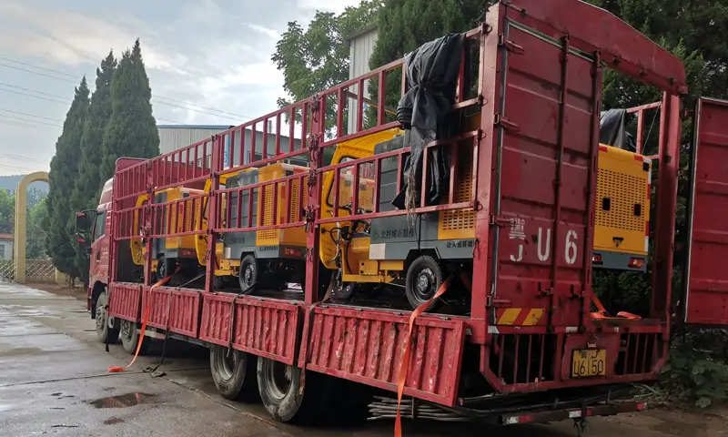 小型三輪高壓沖洗車：助力北京環(huán)衛(wèi)，實(shí)現(xiàn)區(qū)域衛(wèi)生全覆蓋