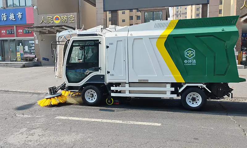 多功能樹葉收集車：環(huán)衛(wèi)利器的秋季神器，助力河南環(huán)衛(wèi)。