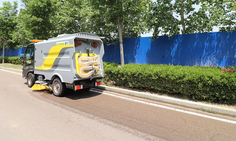 純電動洗掃車：引領(lǐng)綠色道路清潔新時代，顛覆傳統(tǒng)洗掃模式！