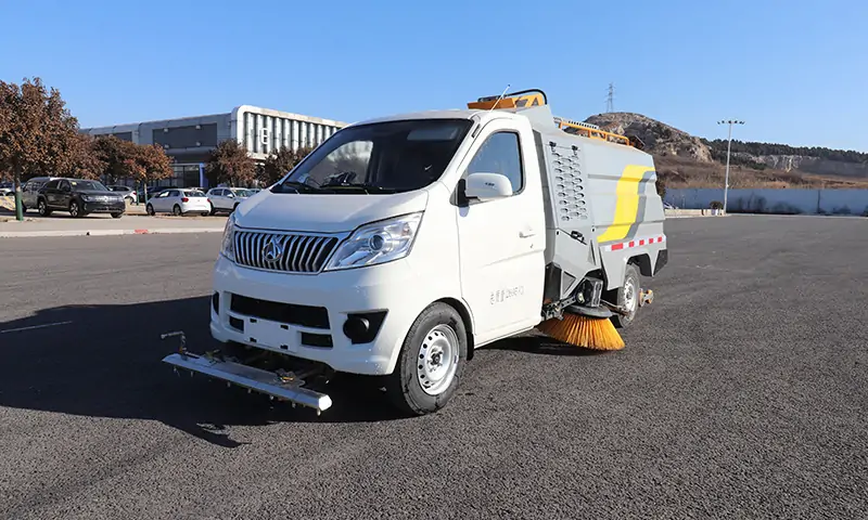 綠色環(huán)保，城市清潔新力量：全新純電動洗掃車