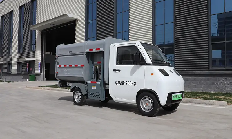 小巧靈活、綠色高效——新能源側裝式垃圾車引領城市清潔新趨勢