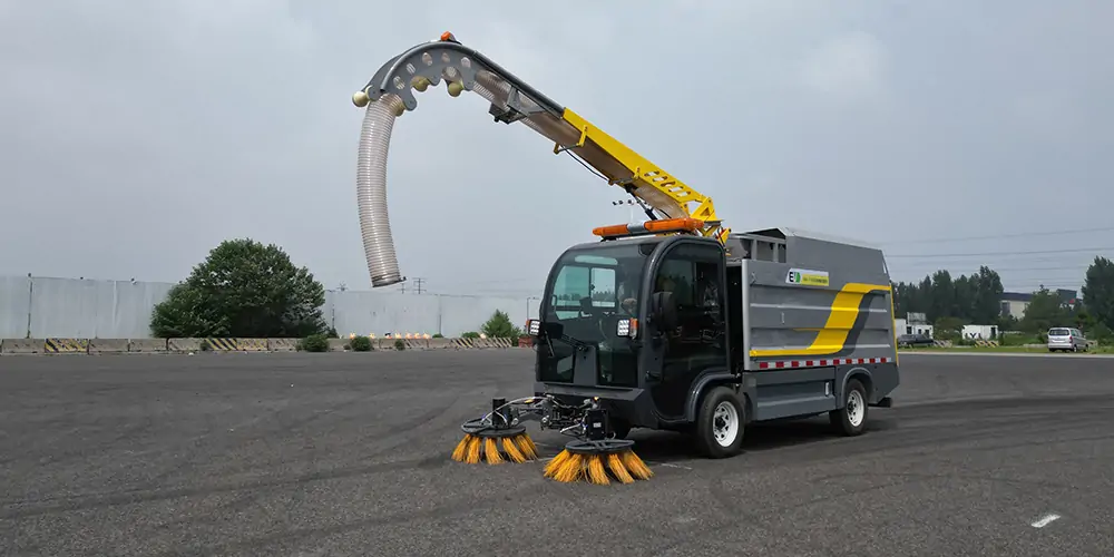 樹(shù)葉收集車，新能源樹(shù)葉收集車，多功能樹(shù)葉收集車，四輪樹(shù)葉收集車