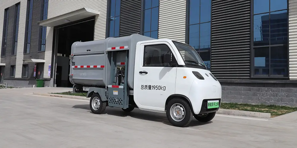 新能源垃圾車(chē)，側(cè)裝垃圾車(chē)，小型垃圾清運(yùn)車(chē)，純電動(dòng)垃圾車(chē)