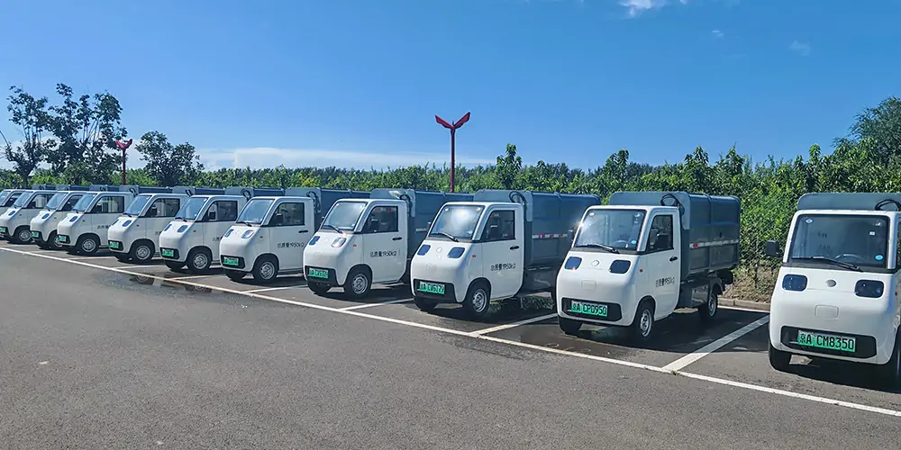 新能源側(cè)裝垃圾車，側(cè)裝式垃圾車，垃圾車，小型垃圾車