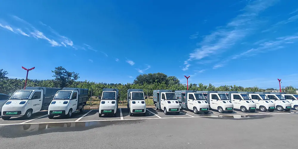 新能源側(cè)裝垃圾車，側(cè)裝式垃圾車，垃圾車，小型垃圾車