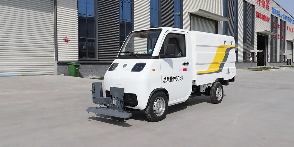 新能源路面養(yǎng)護(hù)車(chē)，高壓清洗車(chē)，高壓沖洗車(chē)，路面養(yǎng)護(hù)車(chē)