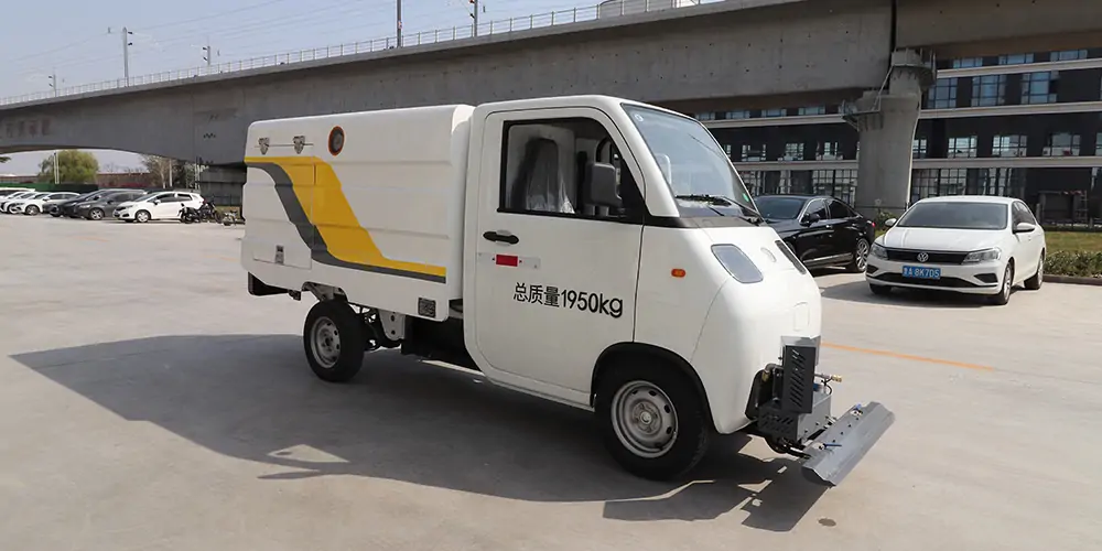 新能源路面養(yǎng)護(hù)車(chē)，高壓清洗車(chē)，高壓沖洗車(chē)，路面養(yǎng)護(hù)車(chē)