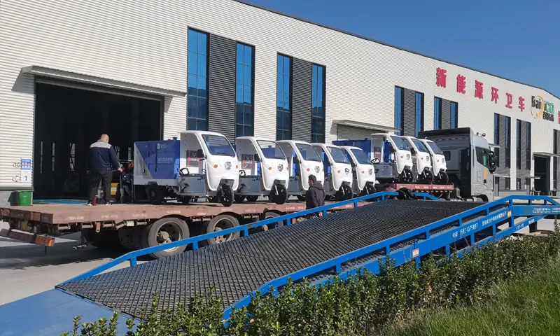 三輪多功能高壓清洗車交付客戶現(xiàn)場 小型化、多功能、易操作成亮點(diǎn)